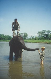 026-6-yr-old-elephant-and-6-yr-old-alex